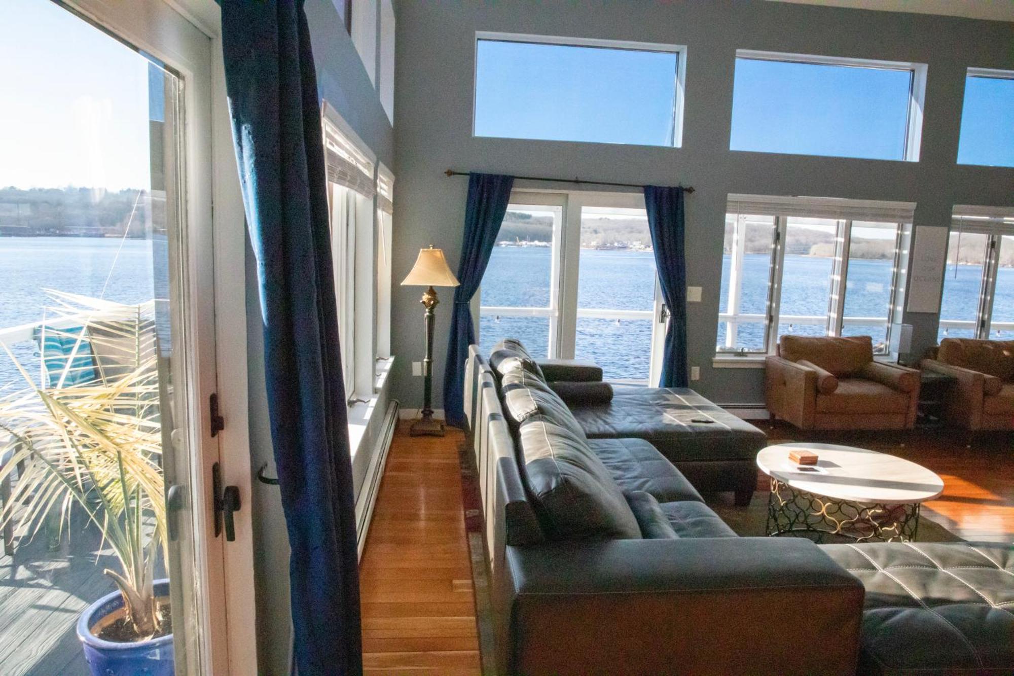 Spectacular Home With A Amazing Ocean - River View กรอตัน ภายนอก รูปภาพ